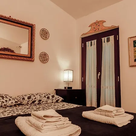 Cute House In Central Todi With Sensational Views *