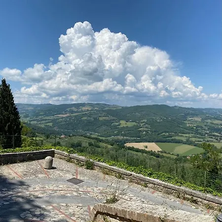 Nyaraló Cute House In Central Todi With Sensational Views *
